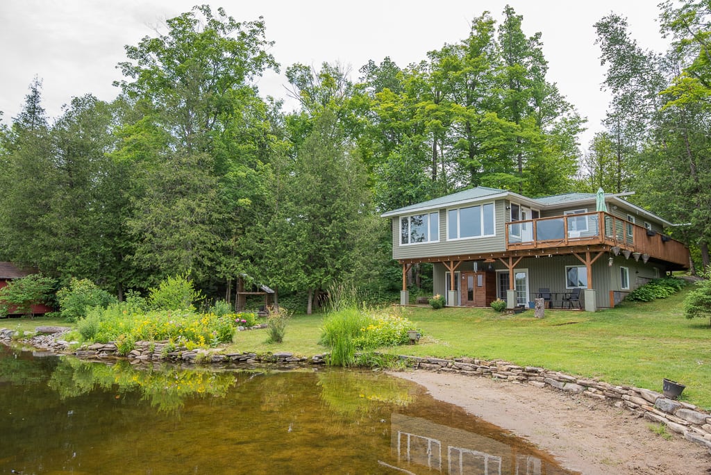 Pet Friendly Cottages for Rent, Cottage Rentals in Ontario: Rent a Cottage  with Water's Edge Vacation Rentals